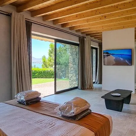 Aquavisionaire Front Villa *