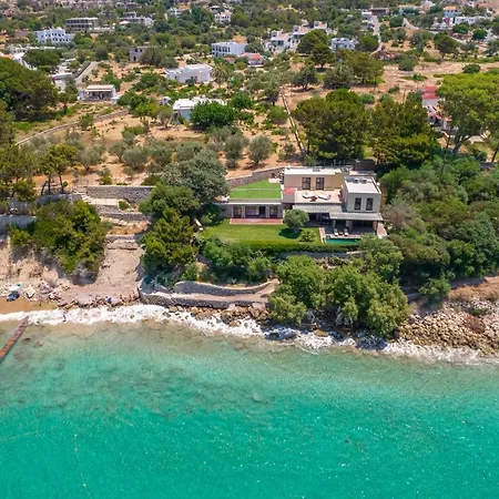 Villa Aquavisionaire Front *