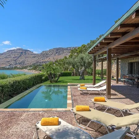 Villa Aquavisionaire Front *